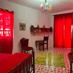 Maleth House Гостевой дом