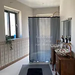 Гостевой дом Maleth House *