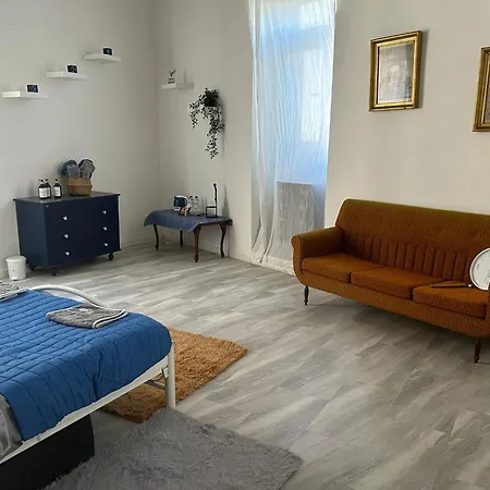 Maleth House Гостевой дом Нашшар