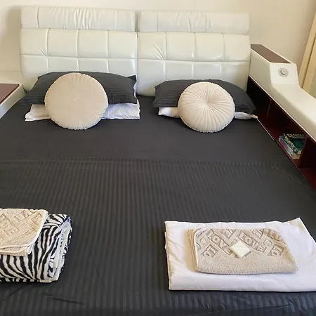 Gasthuis Maleth House