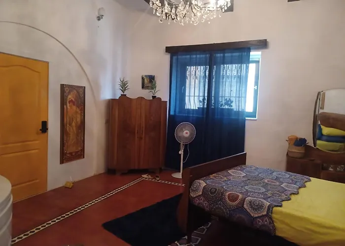 Guest house Maleth House *